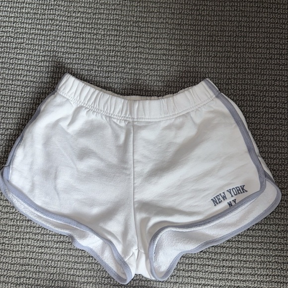 BRANDY MELVILLE 2 PAIRS OF SHORTS !!! - Picture 6 of 8